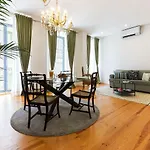 Apartment Joivy Avenida